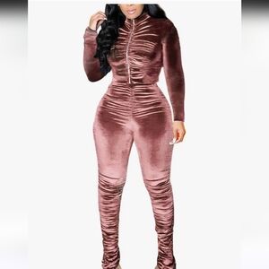 Elite Collection Velour 2-piece fitted sweatsuit. Women’s size Medium
